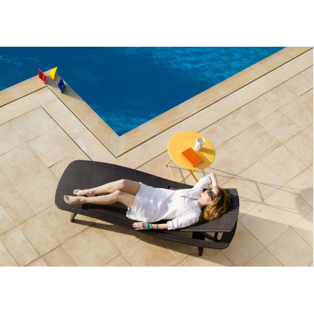 Шезлонг пластиковый Keter Pacific Коричневый2